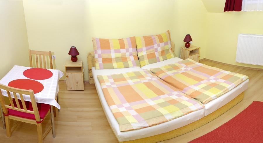 Kondics Apartmanhaz Sárvár Rom bilde